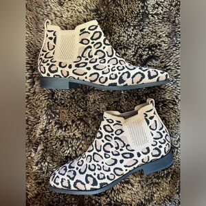 Leopard Print Chelsea Boots in Beige and Black Rockabilly Men’s 9